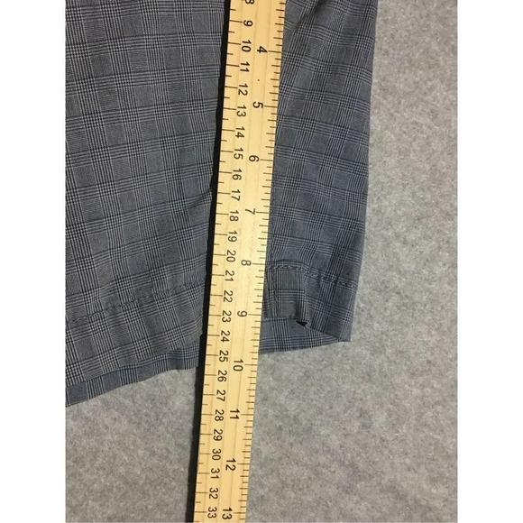 Mens Penguin Shorts Size 33 Checkered Blue Grey Cotton Blend Casual - Picture 3 of 3